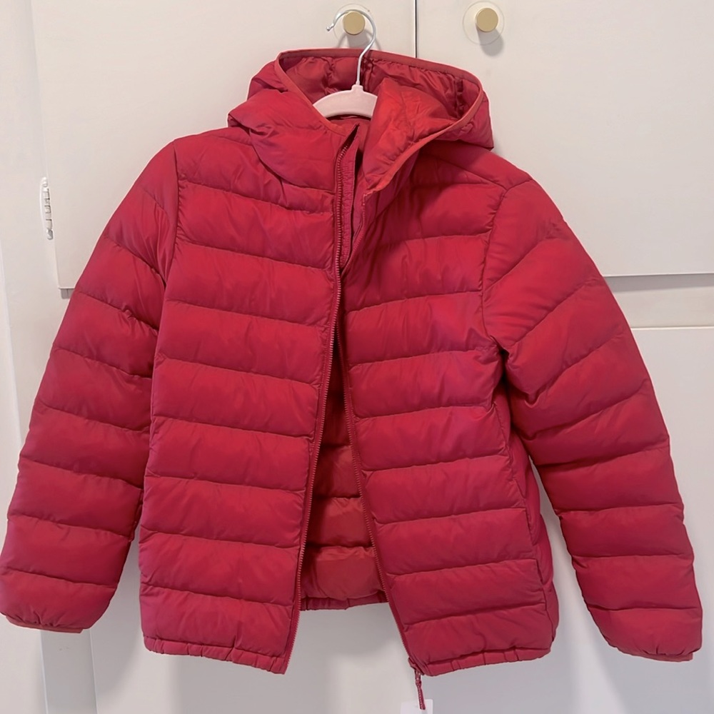 UNIQLO Puffer Jacket- hoody NWT size 13 kids
